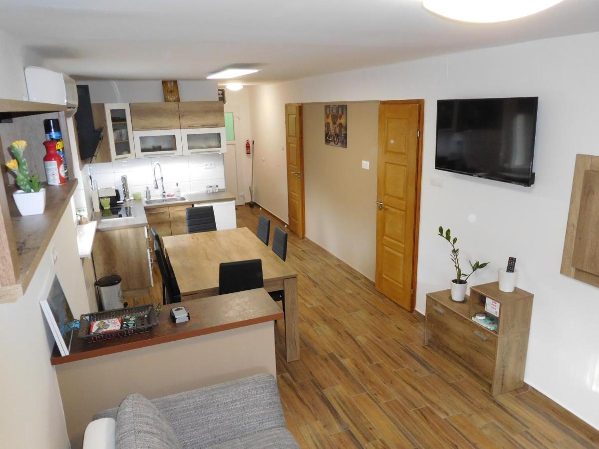 Golden Apartman Orosháza Extérieur photo