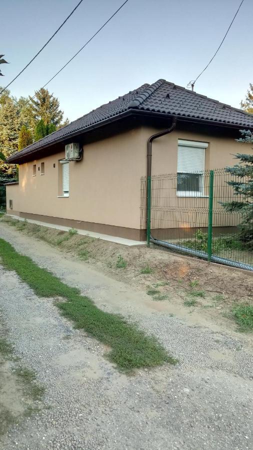 Golden Apartman Orosháza Extérieur photo